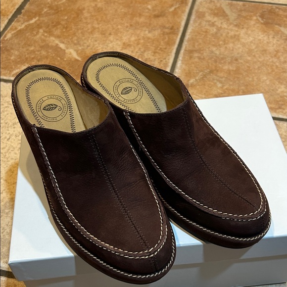 Nuture Shoes - Nurture Voyage Clogs or slip on, Size 7 1/2M, Leather upper, Made in Brazil, NEW
